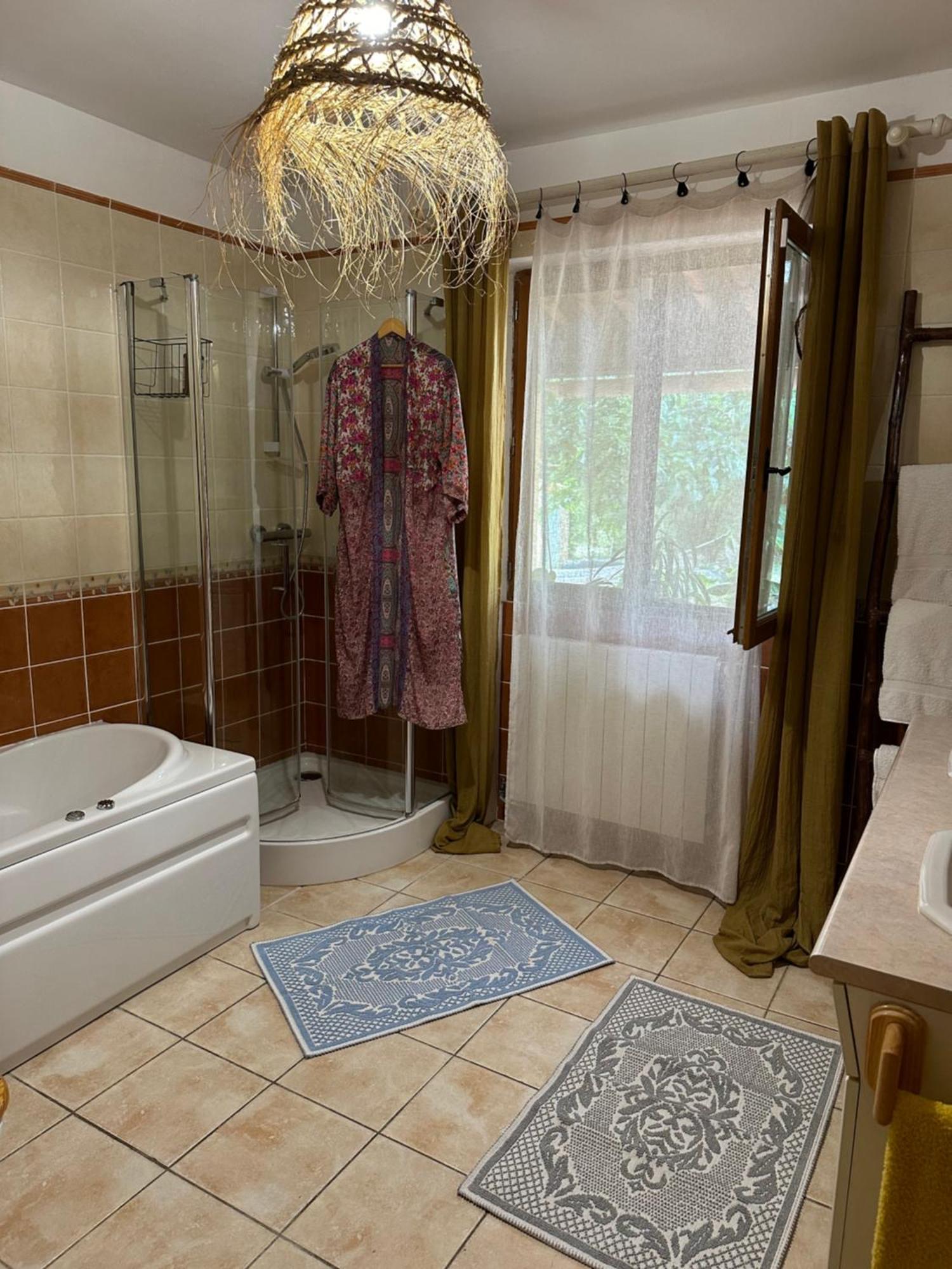 La Maison De Blu Lorgues Luaran gambar